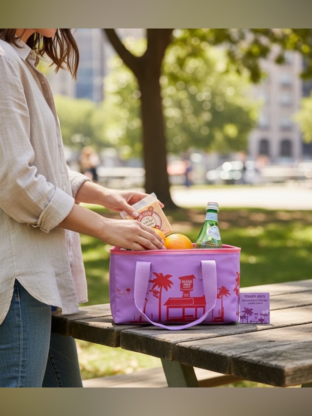 Trader Joe’s Lavender Pink Insulated Mini Cooler Tote Lunch Bag,NWT - Picture 3 of 3
